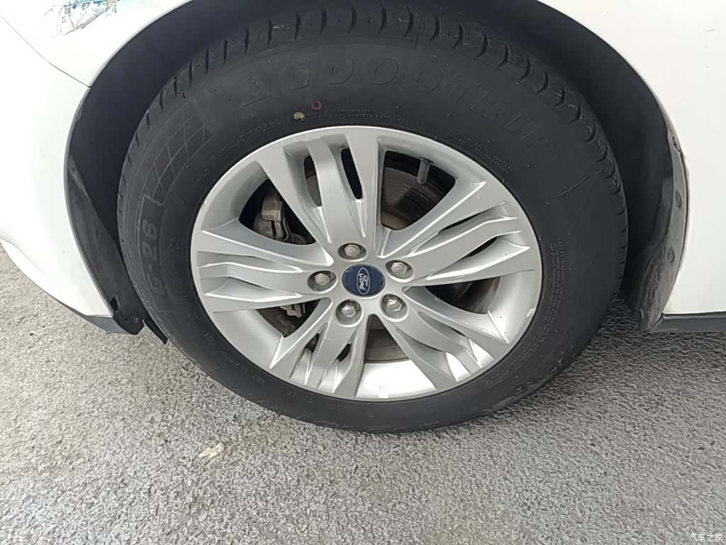 Ford Focus, 2014 23
