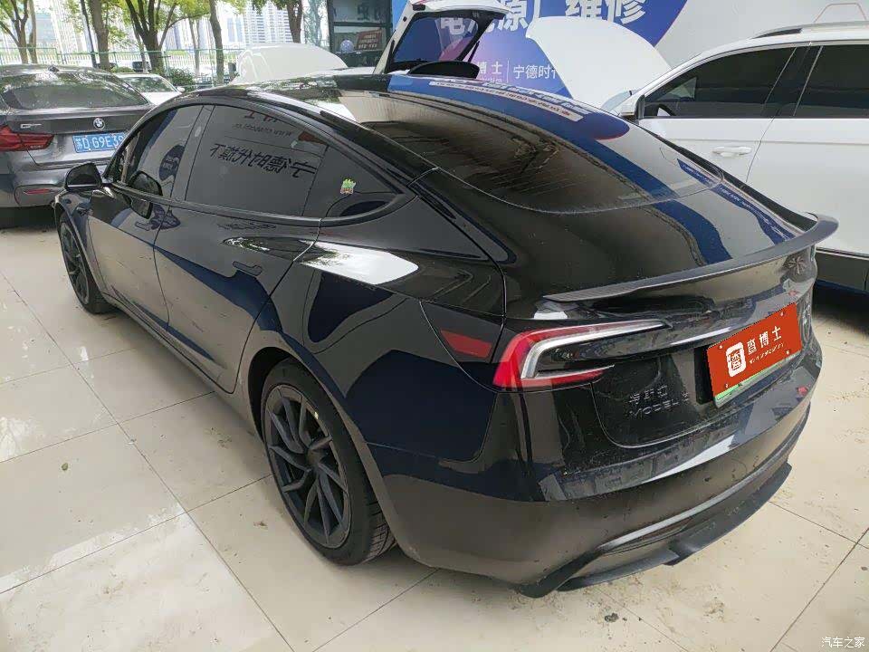 Tesla Model 3, 2026 4