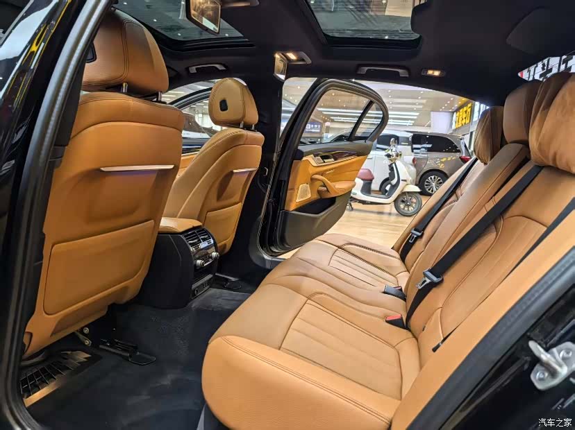 BMW 5 Series, 2020 все фото