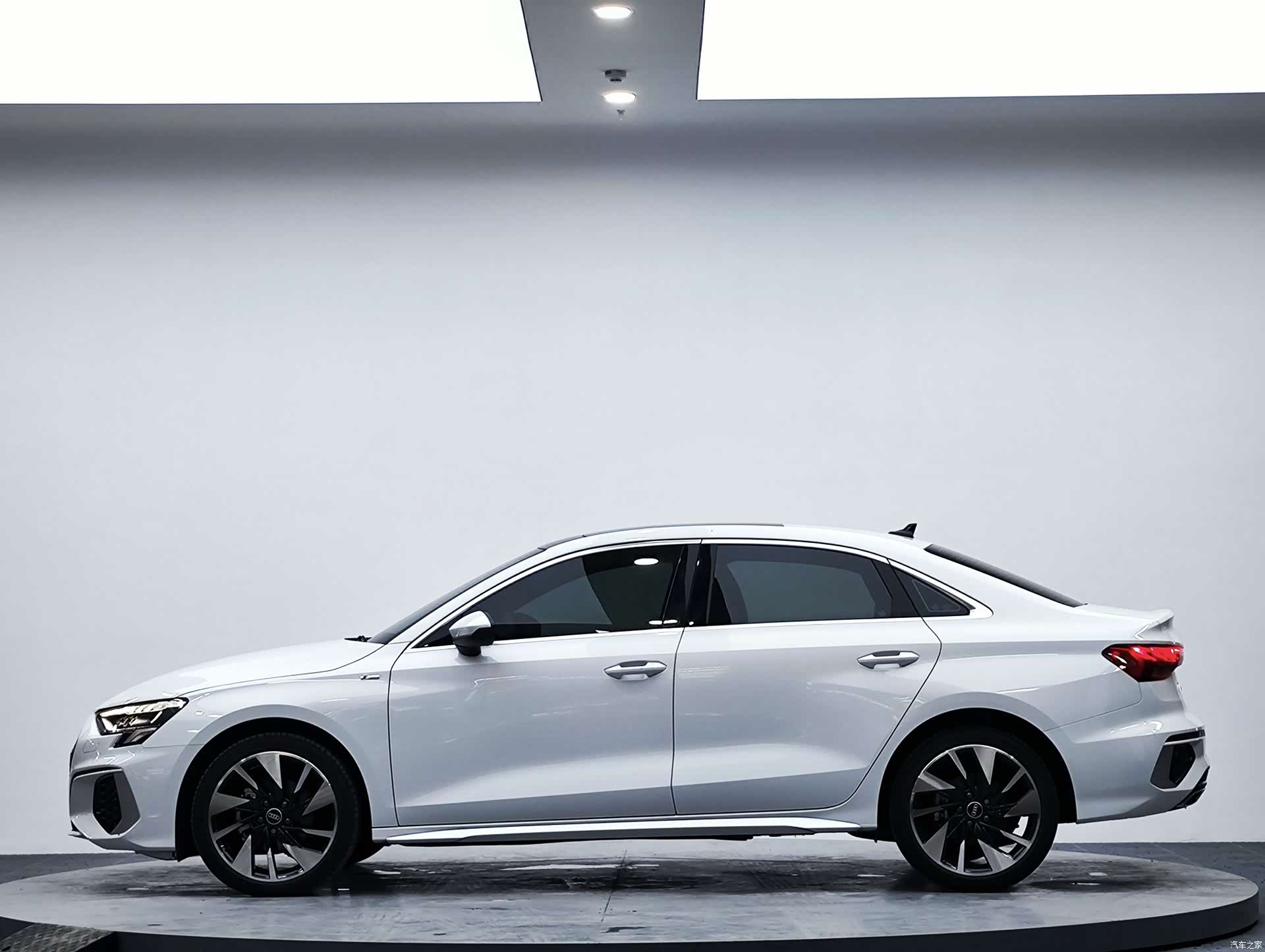 Audi A3, 2023 все фото