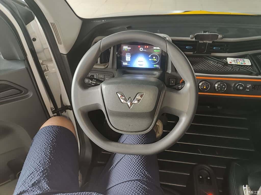 Wuling MINIEV, 2020 11