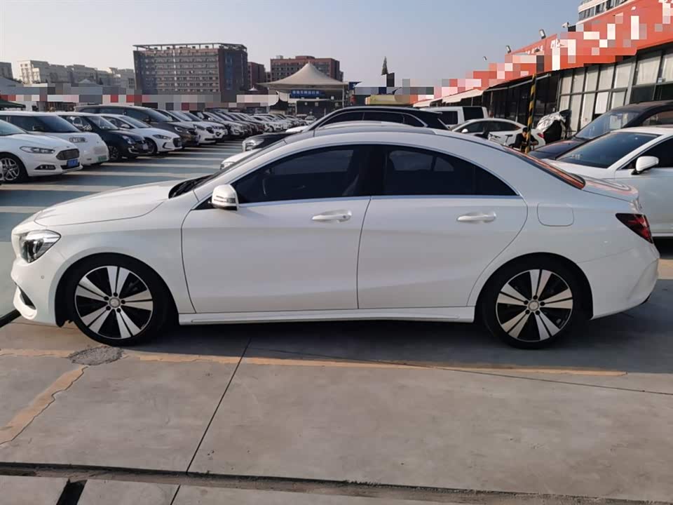 Mercedes-Benz CLA