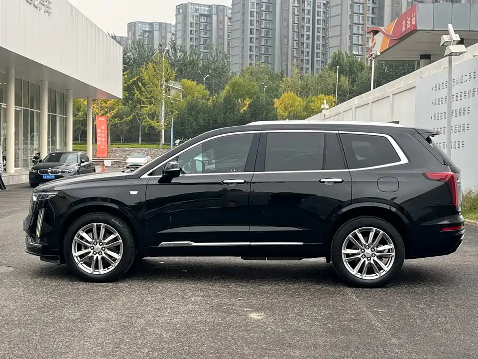 Cadillac XT6