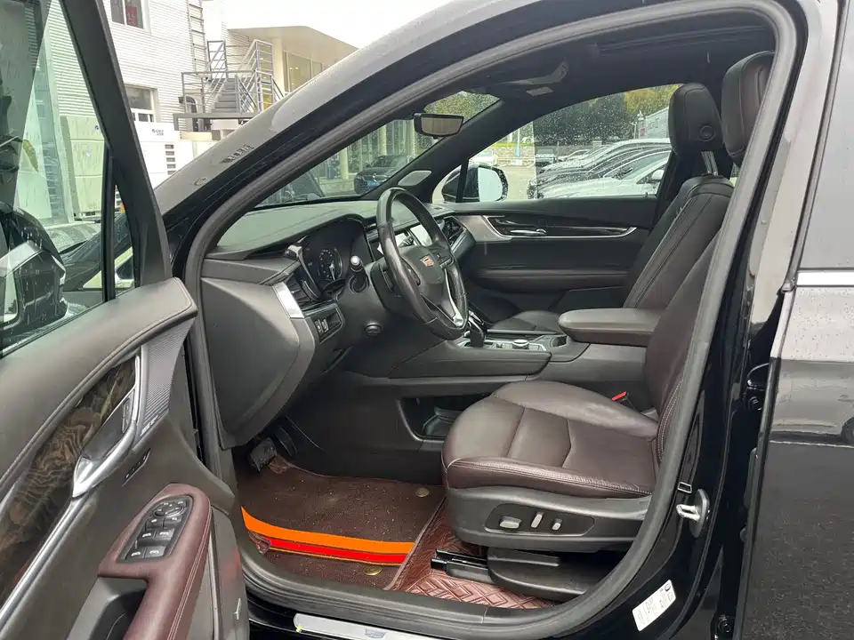 Cadillac XT6