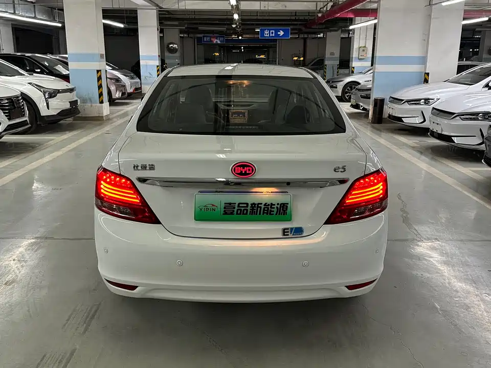 BYD e5