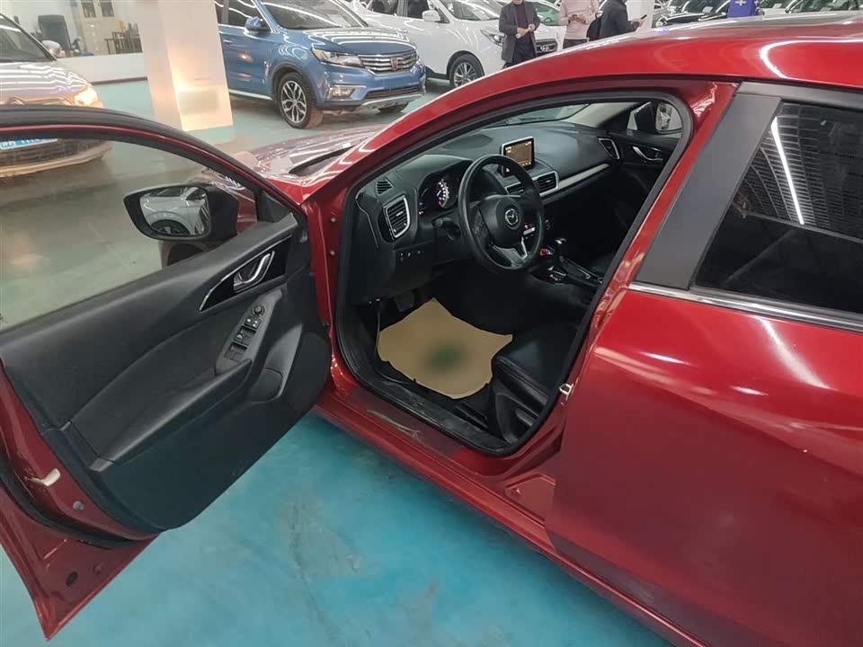 Mazda 3 Angkesaila