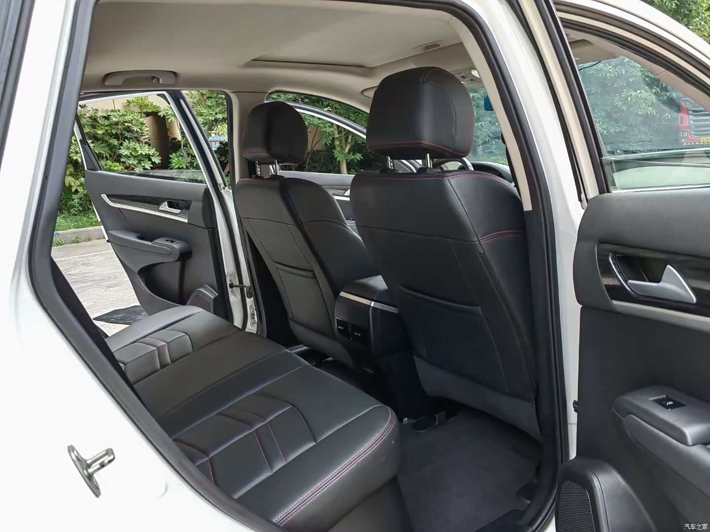 DongFeng AX7, 2015 6