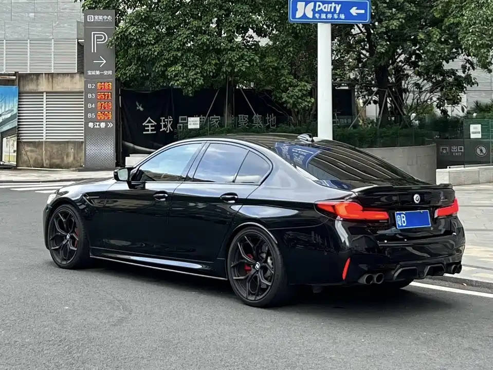 BMW M5