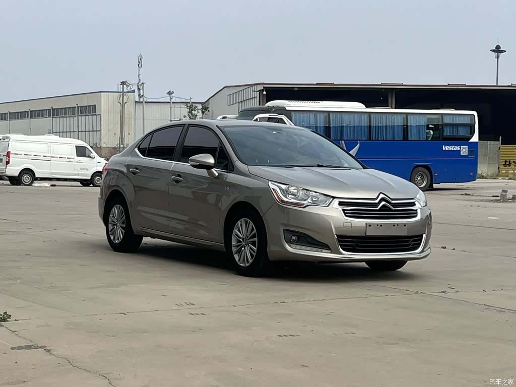 Citroen C4, 2015 3