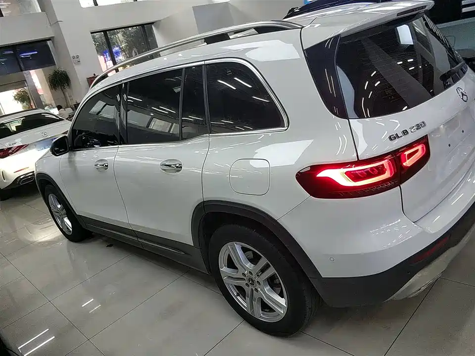 Mercedes-Benz GLB Mercedes-Benz GLB