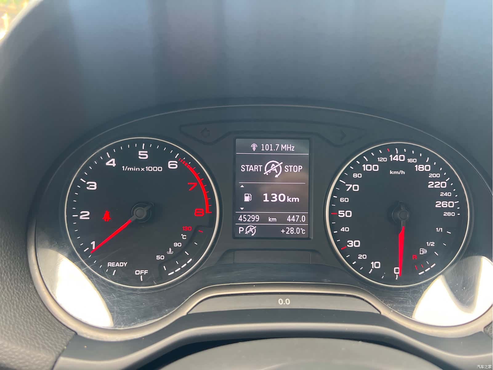 Audi Q2L, 2022 все фото