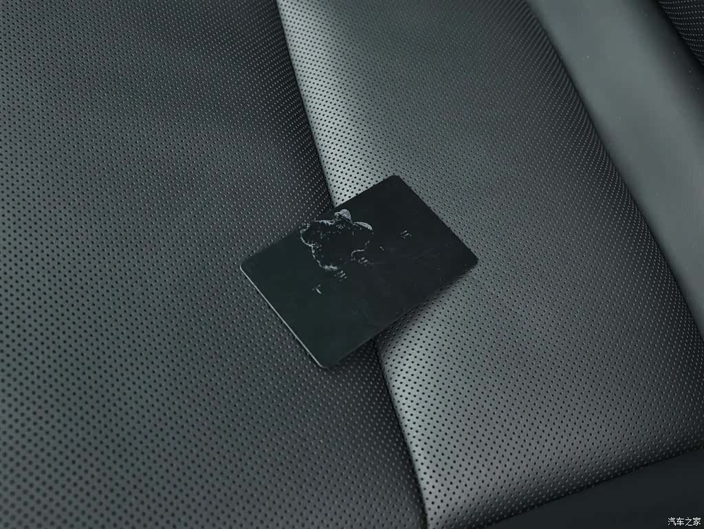 Tesla Model 3, 2025 13
