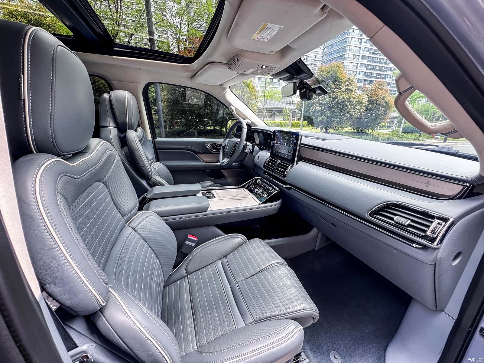Lincoln Navigator, 2020 16
