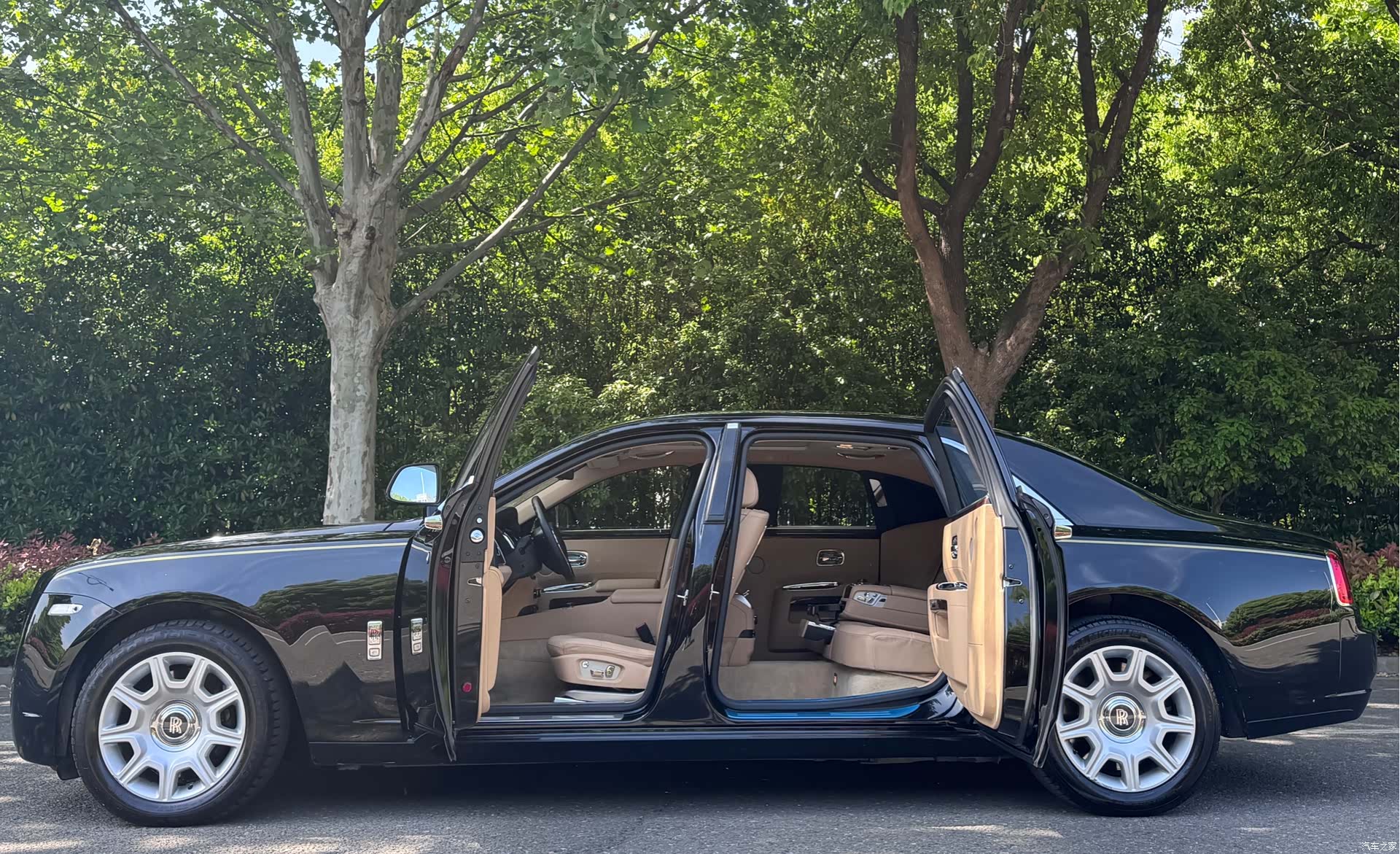 Rolls-Royce Ghost, 2012 7