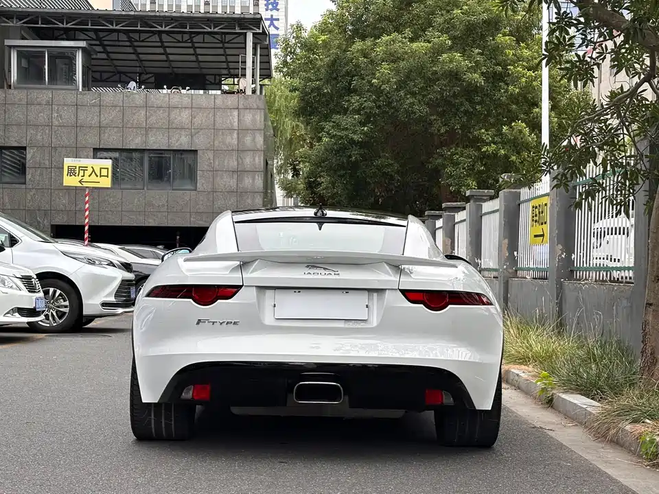 Jaguar F-TYPE