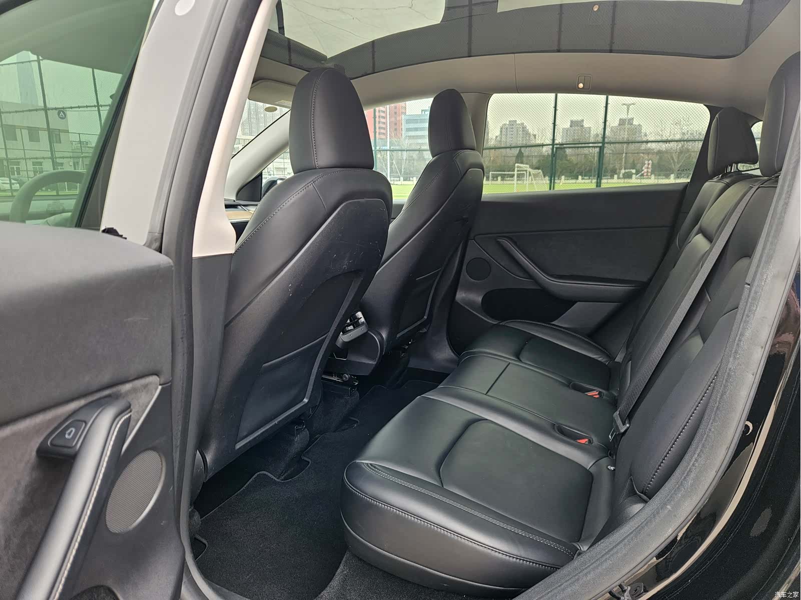 Tesla Model Y, 2023 13