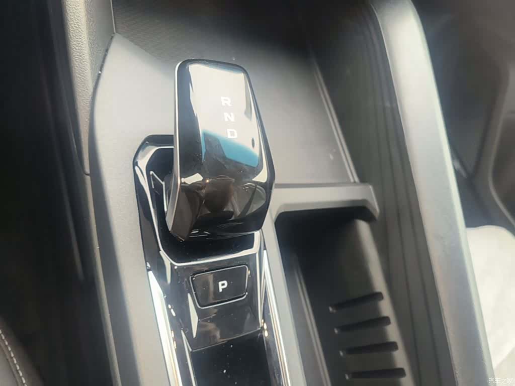 Geely Binray, 2026 14