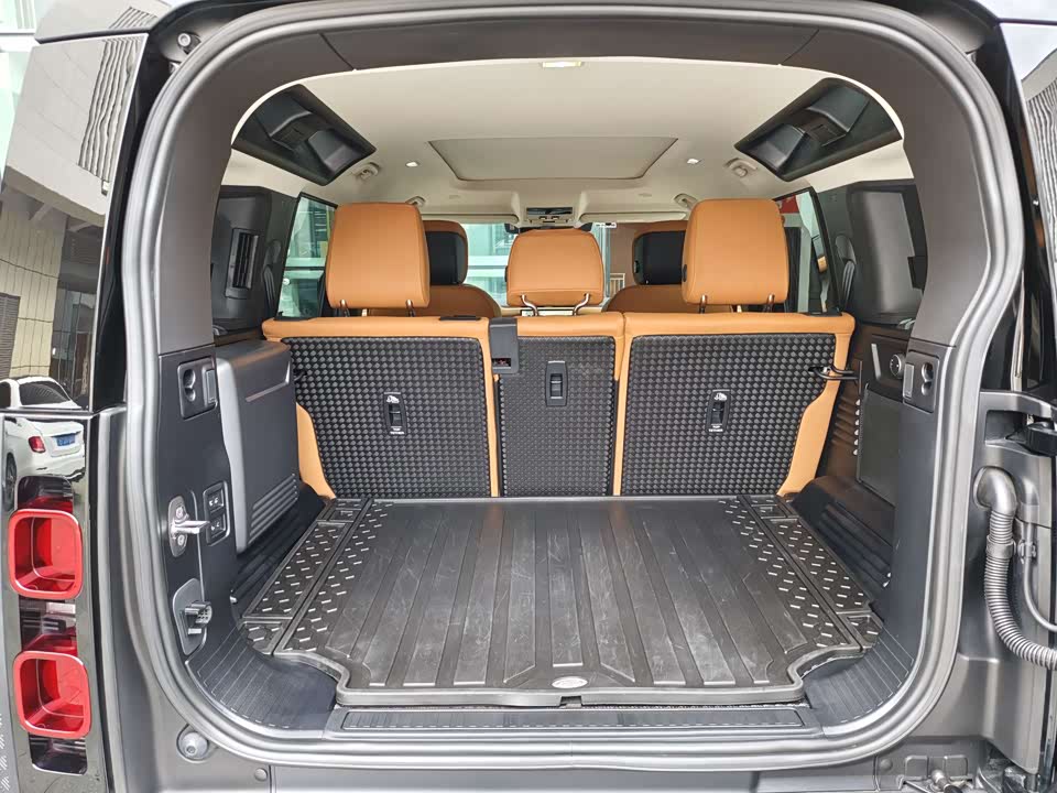 Land Rover guard