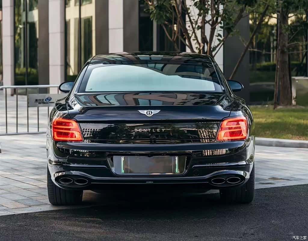 Bentley Flying Spur, 2022 3