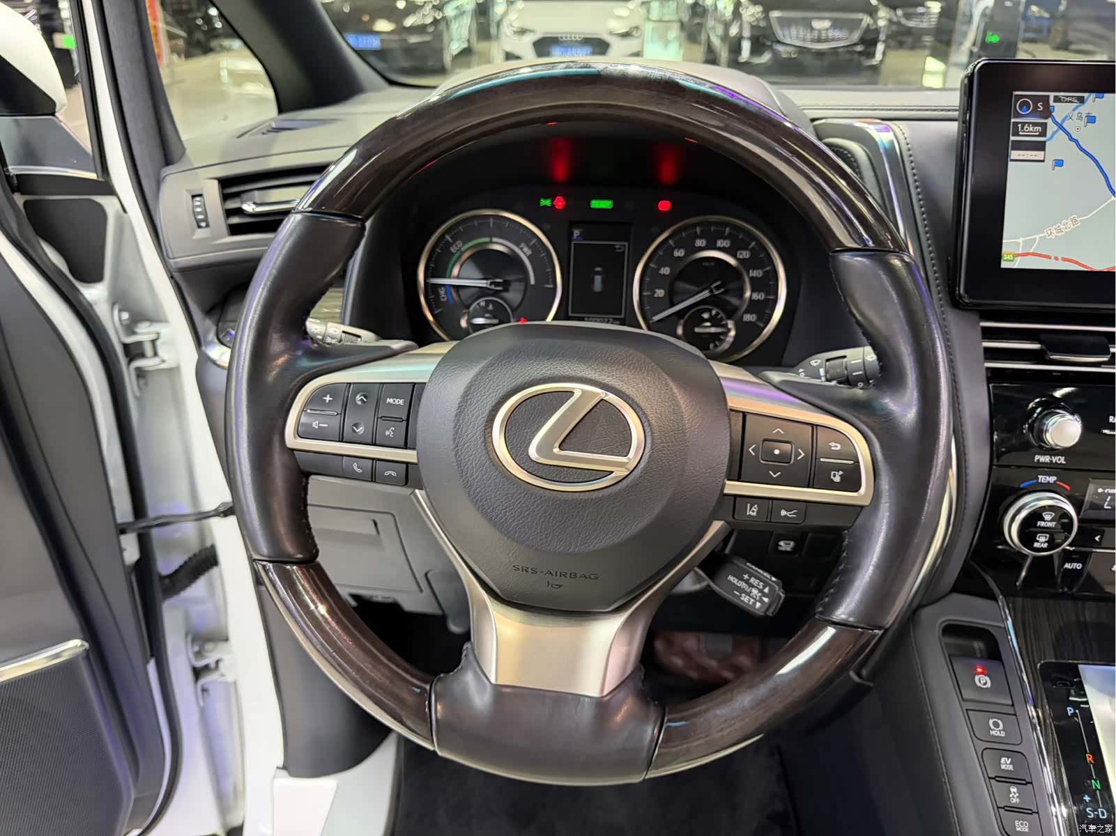 Lexus LM, 2021 7