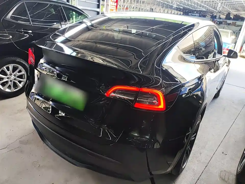 Tesla Model Y Tesla Model Y