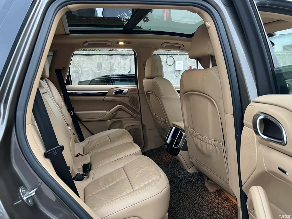 Porsche Cayenne, 2012 9
