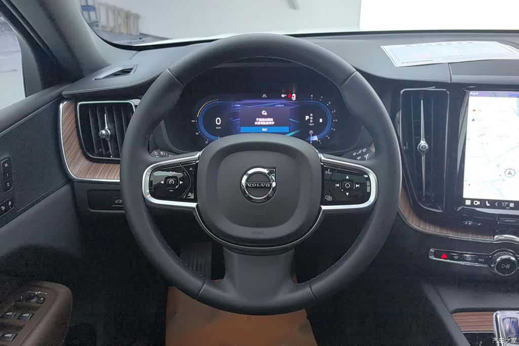 Volvo XC60, 2025 15