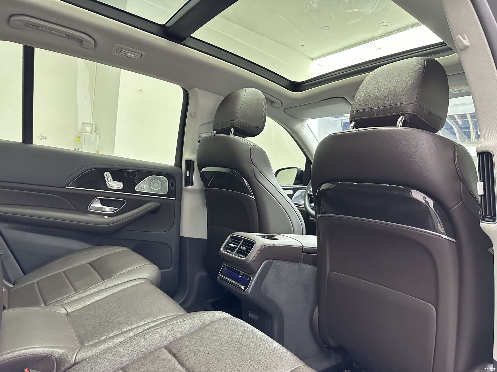 Mercedes-Benz GLS, 2020 13