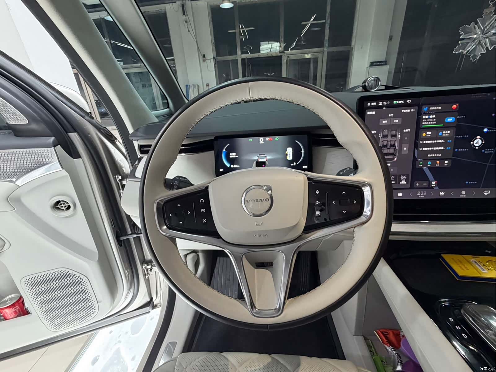 Volvo EM90, 2024 13