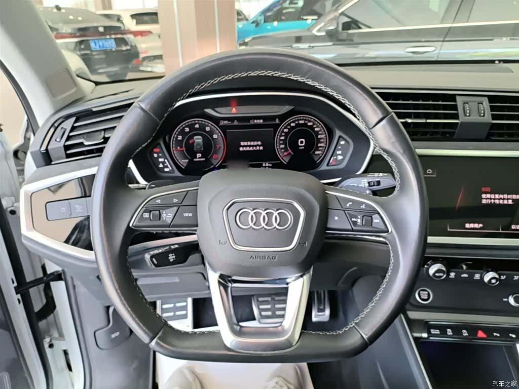 Audi Q3, 2023 11