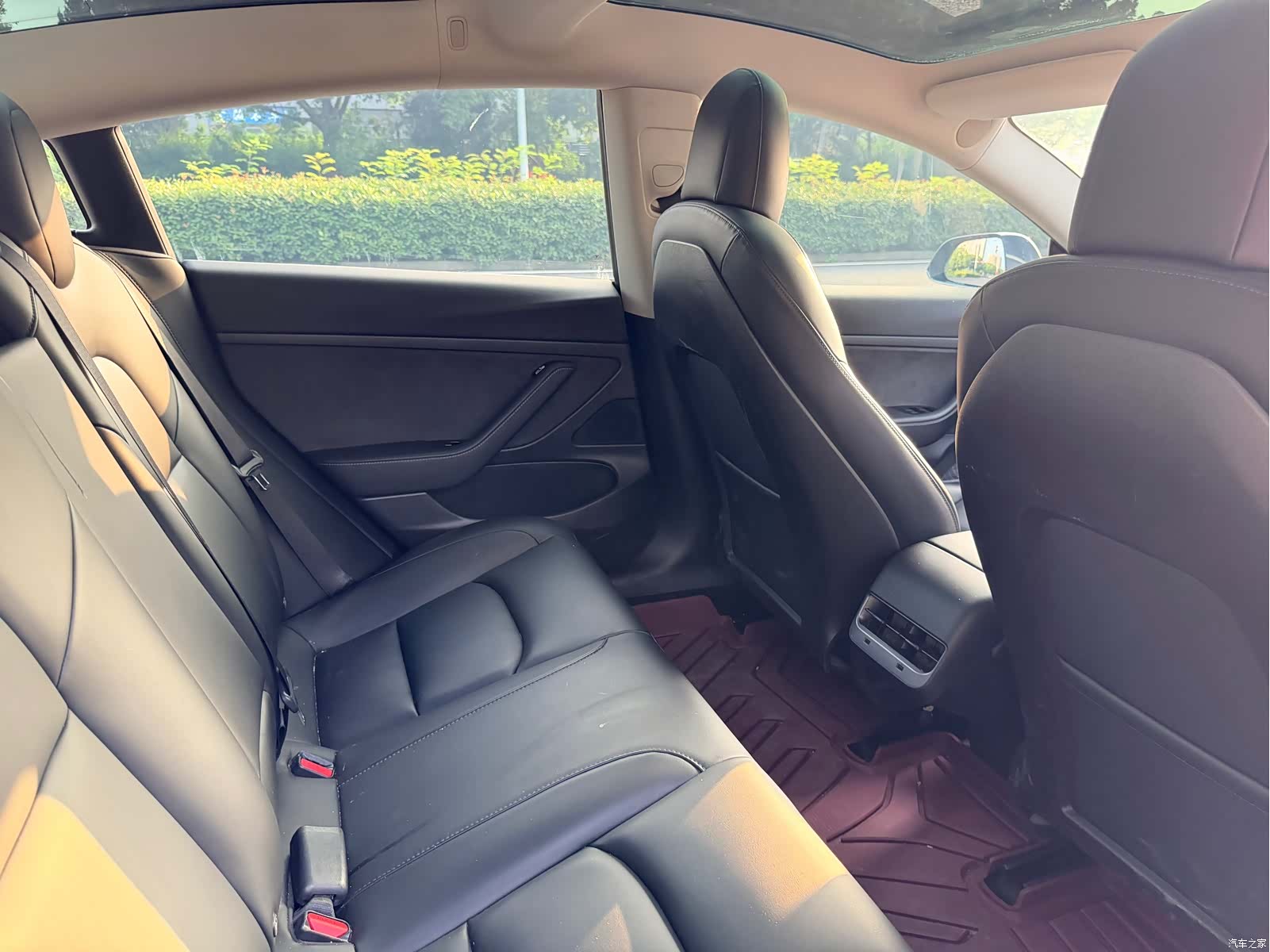 Tesla Model 3, 2020 11