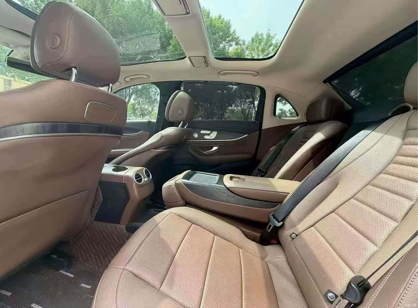 Mercedes-Benz E-Class, 2019 6