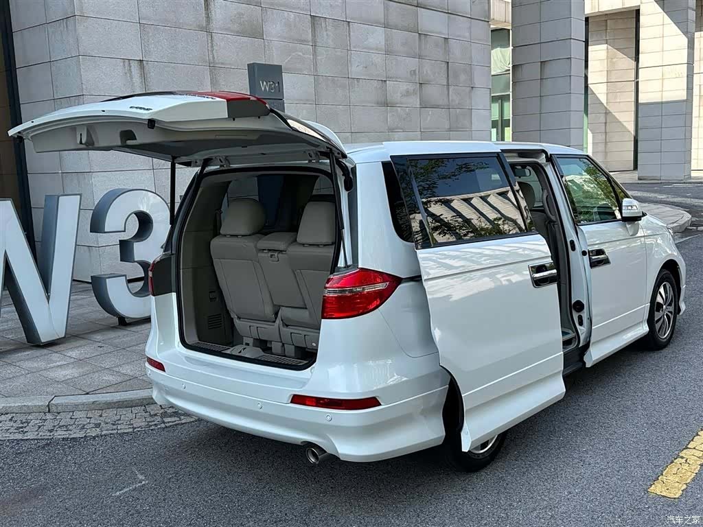 Honda Elysion, 2014 6