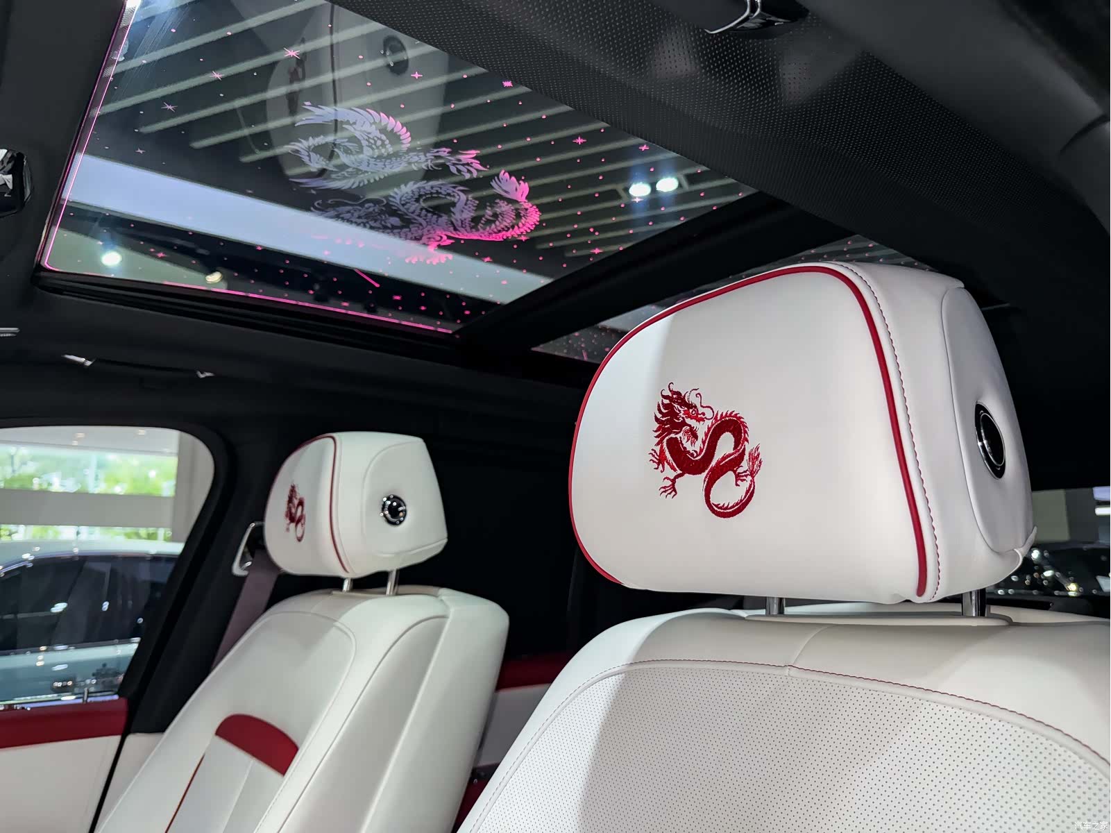 Rolls-Royce Cullinan, 2022 14