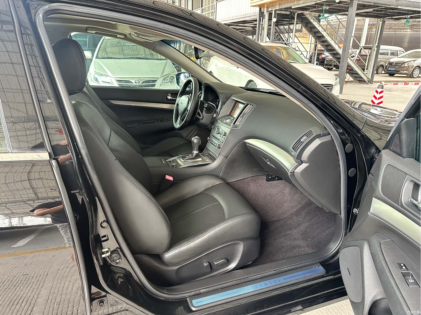 Infiniti G25, 2011 15