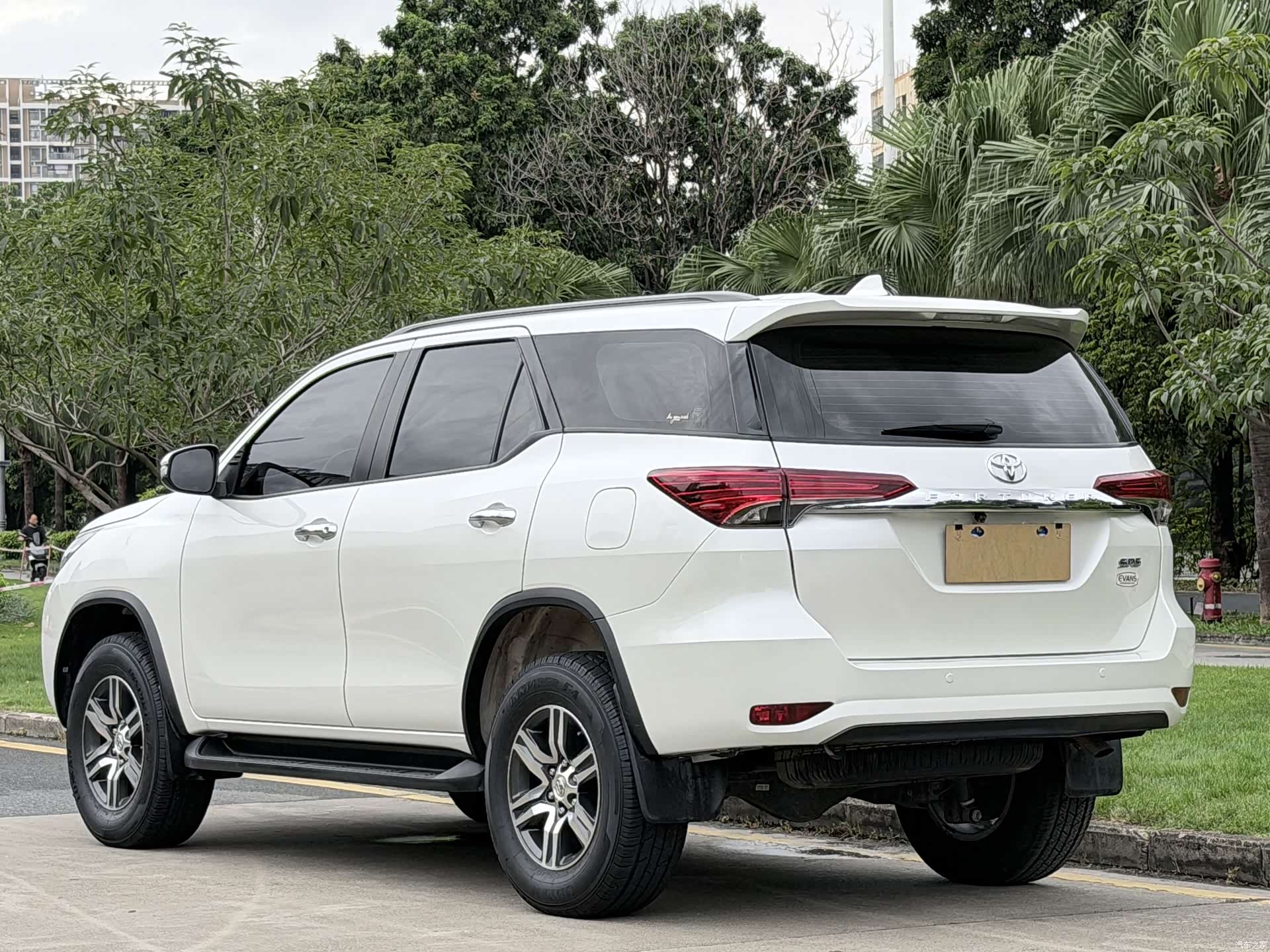 Toyota Fortuner, 2017 3