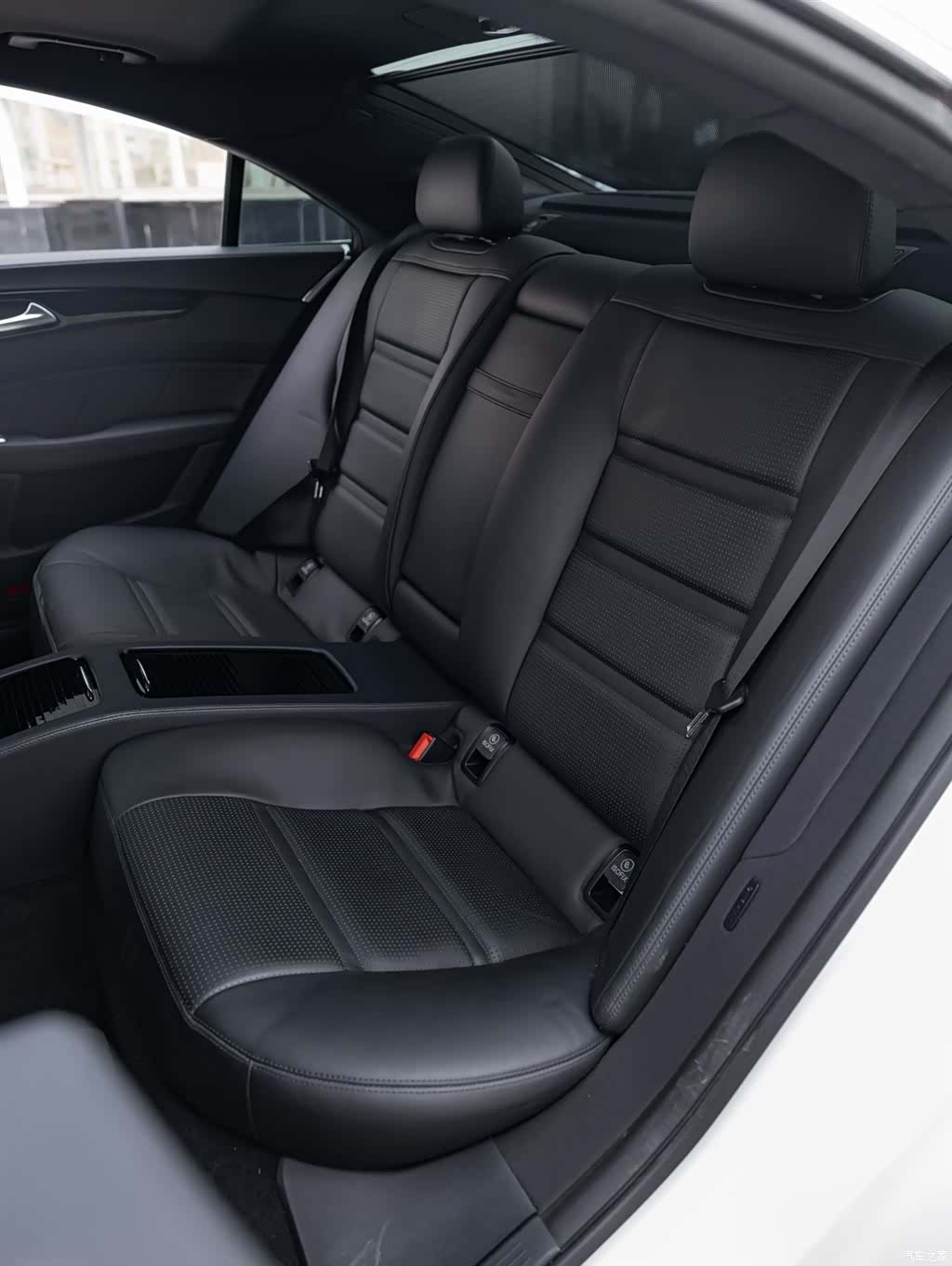 Mercedes-Benz CLS, 2018 21