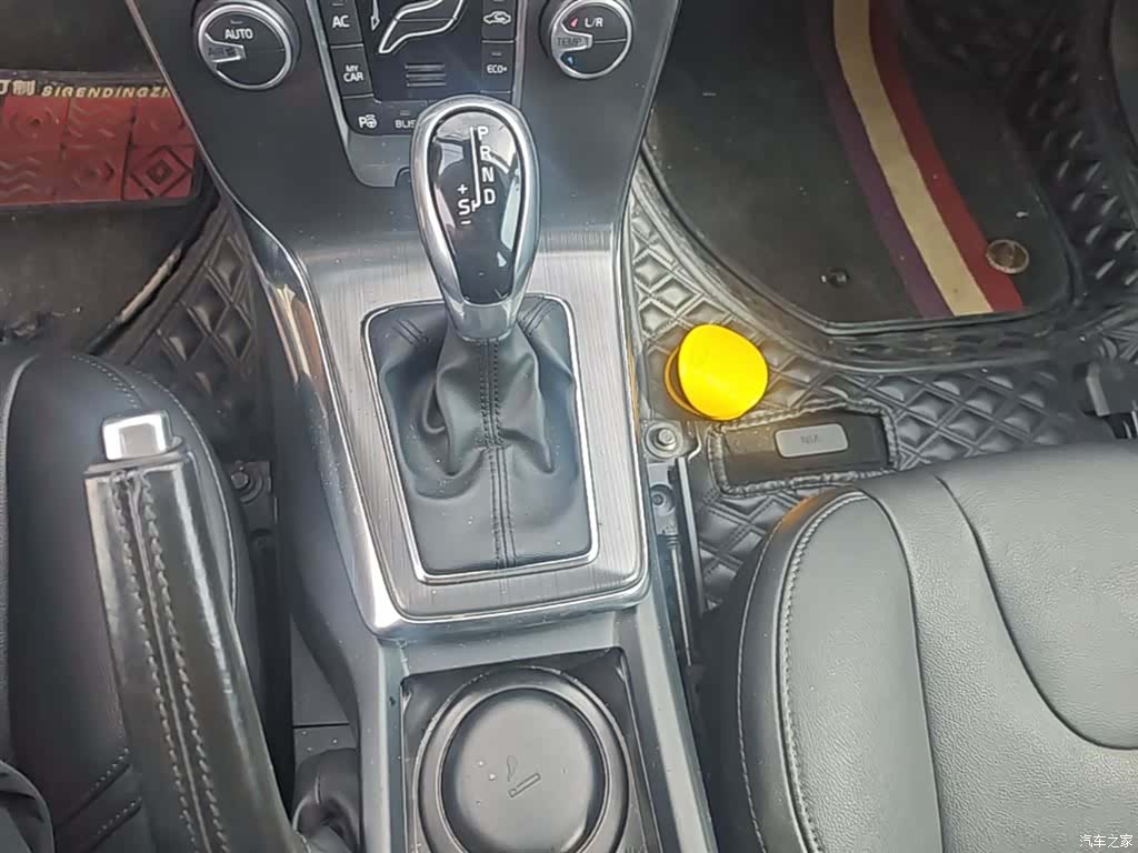 Volvo V40, 2015 14
