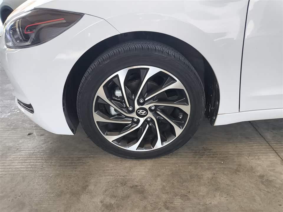 Hyundai Lead