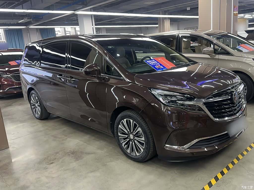 Buick GL8, 2022 3