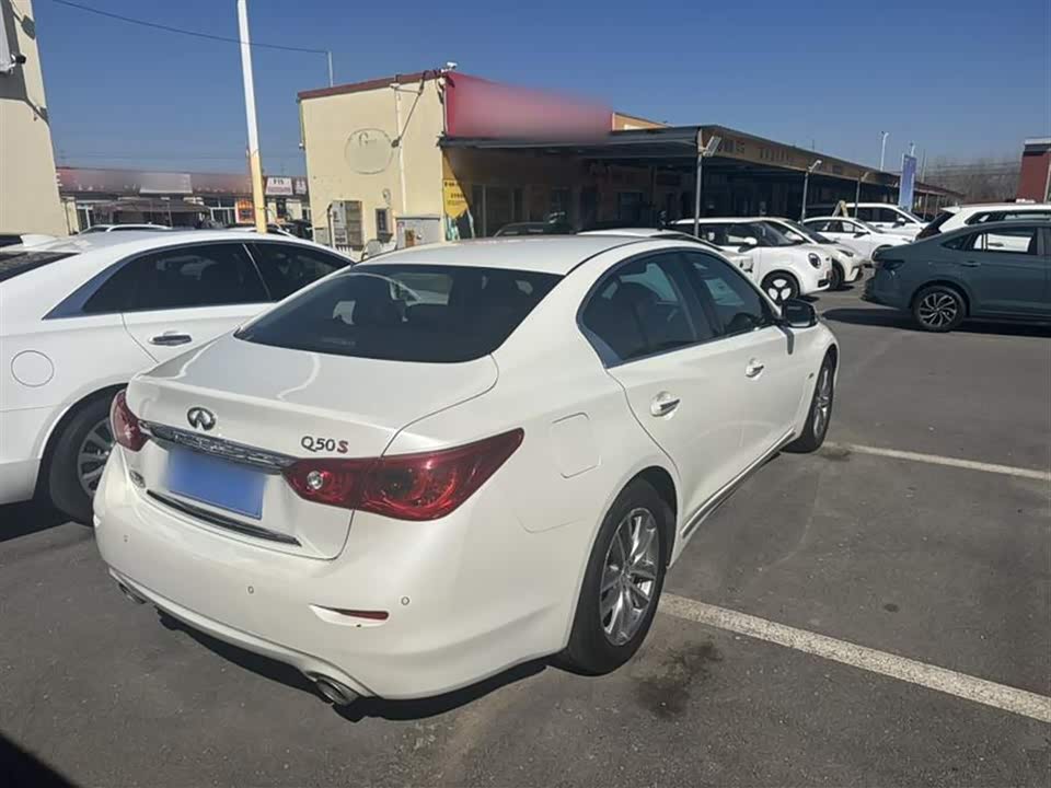 Infiniti Q50L