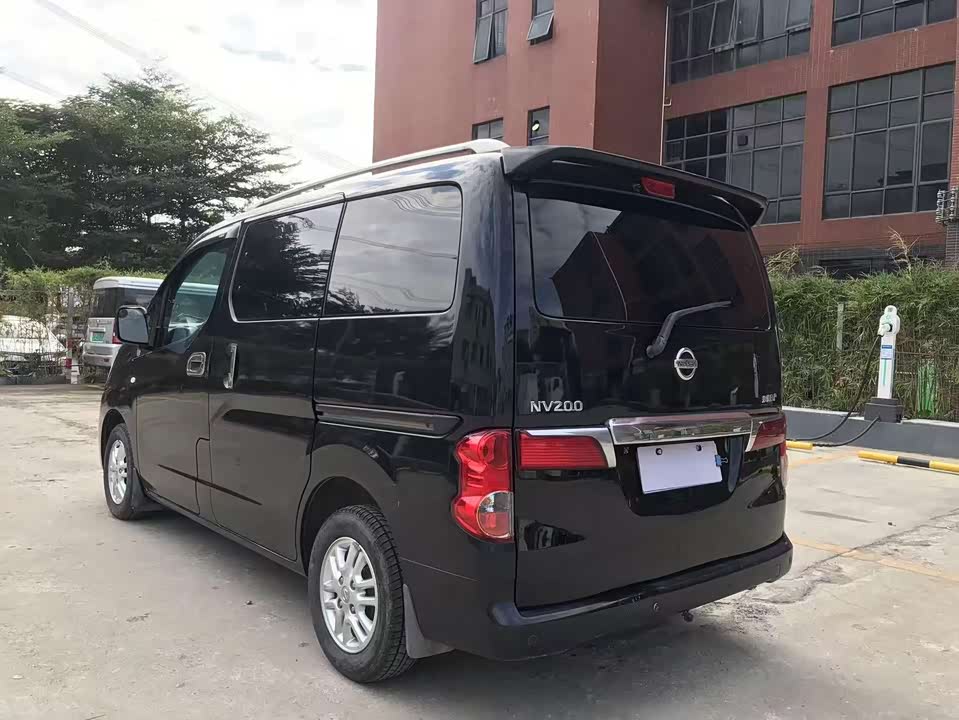 Nissan NV200