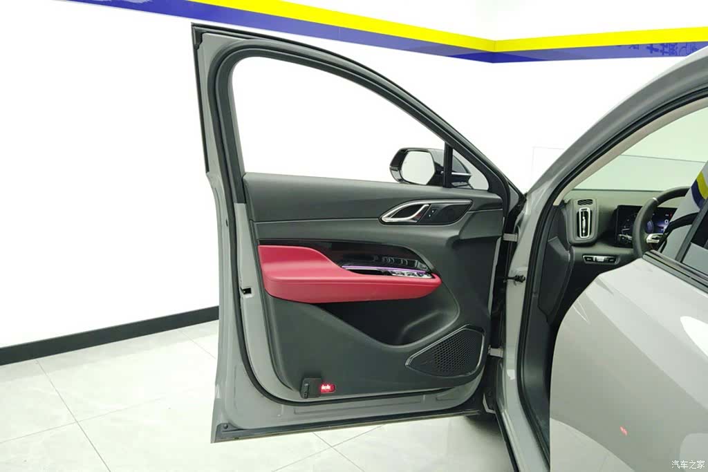 Hongqi HS3, 2024 7