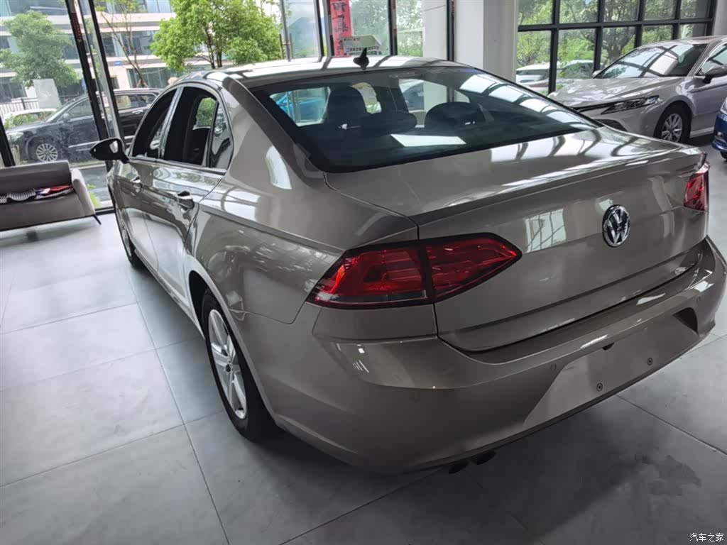 Volkswagen Lamando, 2017 все фото
