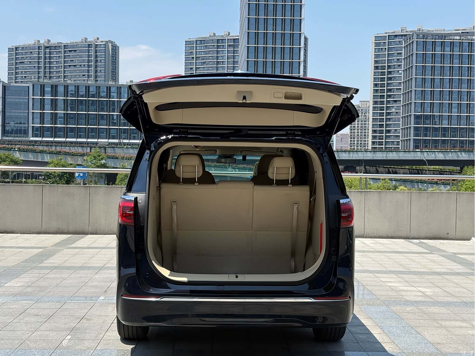Buick GL8, 2023 10