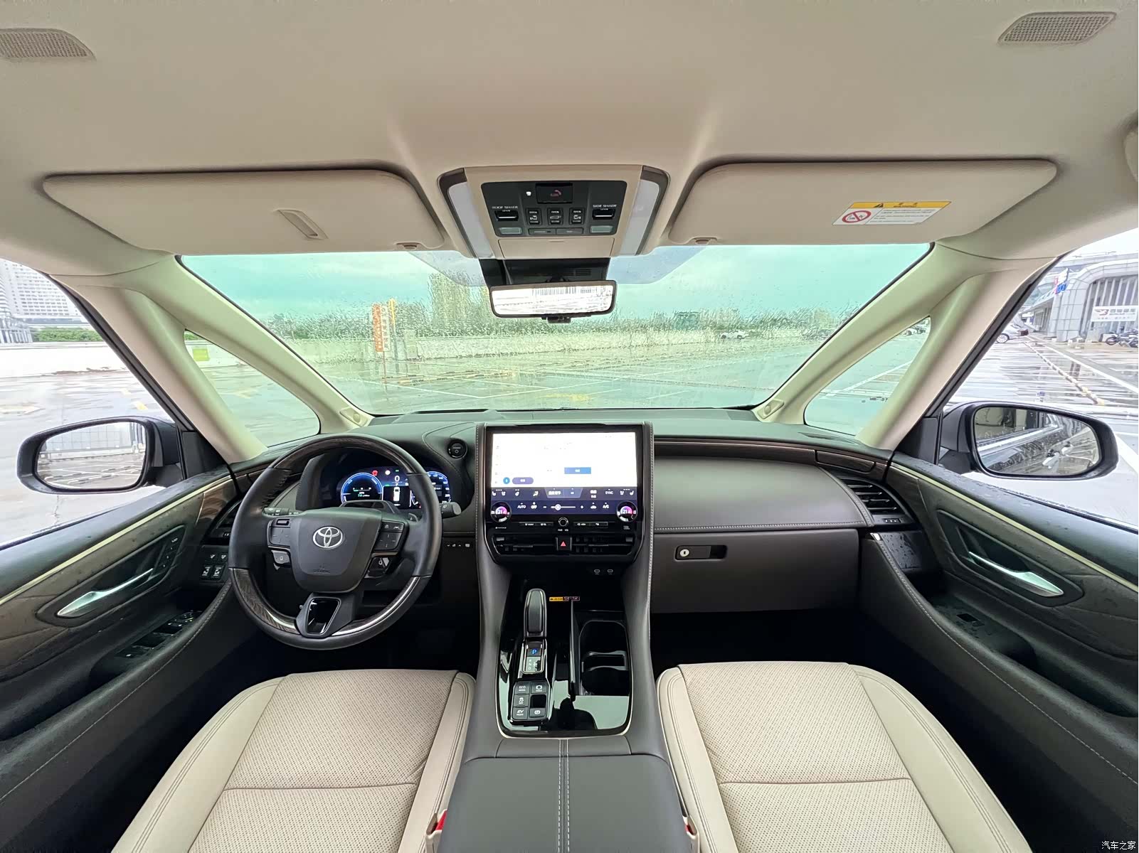 Toyota Alphard, 2024 8