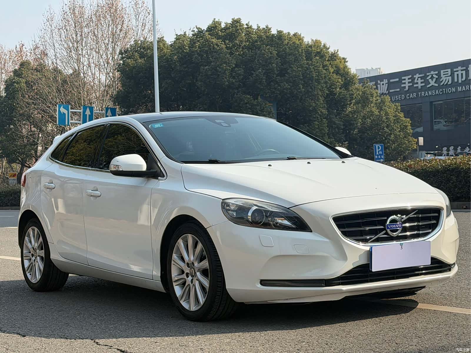 Volvo V40, 2015 3