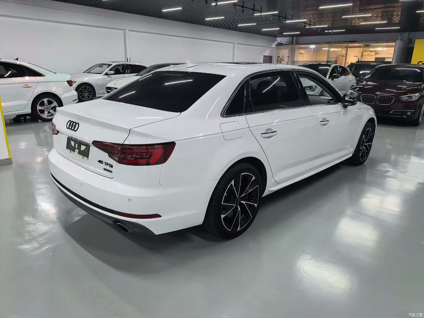 Audi A4L, 2018 9