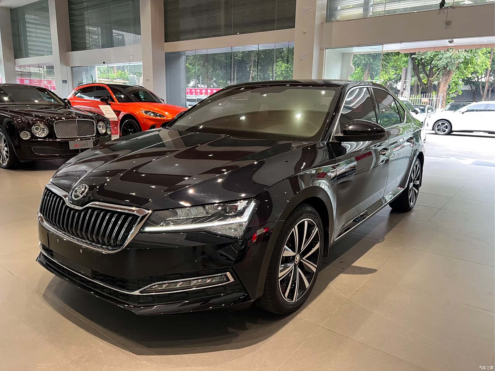 Skoda Superb, 2023 1