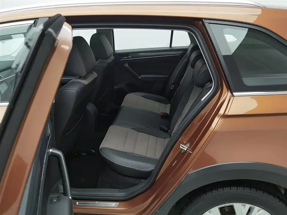 Volkswagen C-TREK Wei Collar